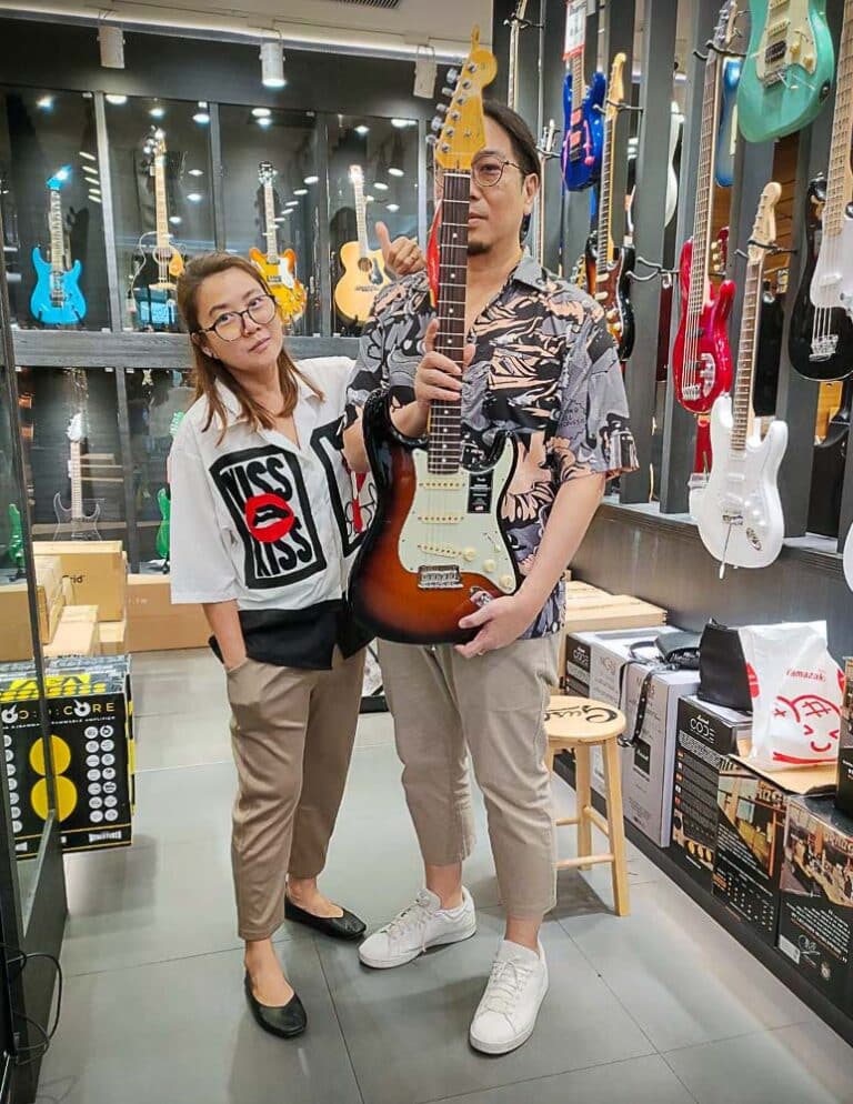 FENDER AM PRO II STRAT RW 2TS