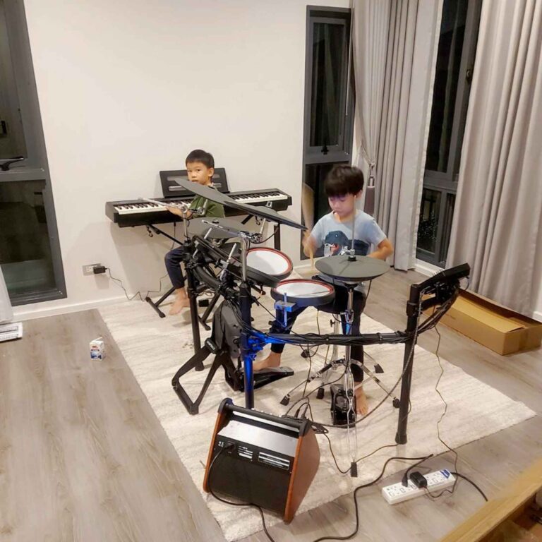 Nux NPK-10 + Hampback MK-7X Pro ลูกค้า Music Arms