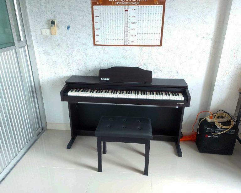 Nux WK-400 ลูกค้า Music Arms