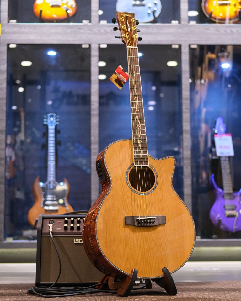 Nashville GA701CE หน้าร้านรังสิต ขายราคาพิเศษ