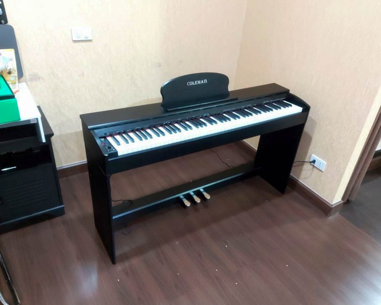 Coleman F107 ลูกค้า Music Arms