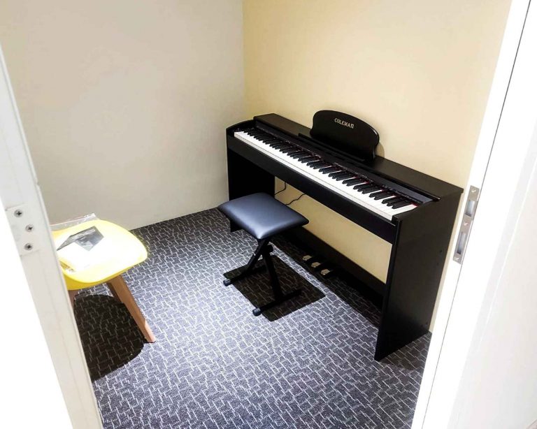 Coleman F107 ลูกค้า Music Arms