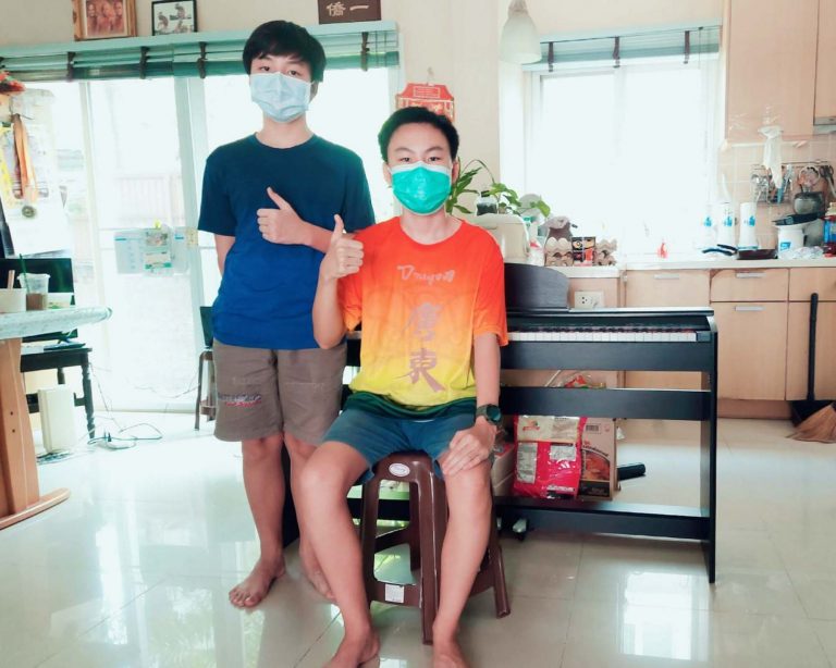 ประกอบเปียโนไฟฟ้ารุ่นColeman F-107 ลูกค้าประกอบ