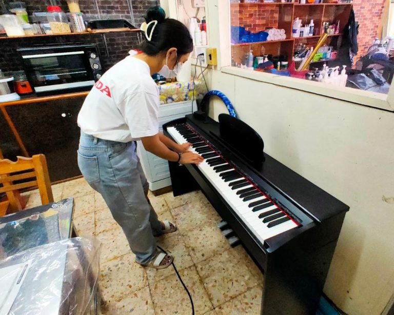 เปียโนไฟฟ้า Coleman F107