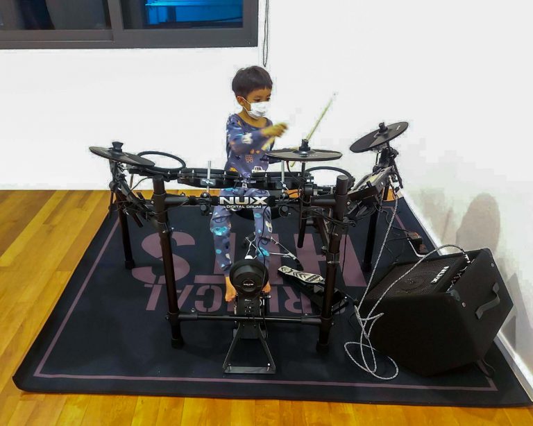 Nux DM-210 ลูกค้า Music Arms