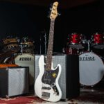 SIRE MARCUS MILLER V3 2ND 5 STRINGS เบสไฟฟ้า ANTIQUE WHITE ขายราคาพิเศษ