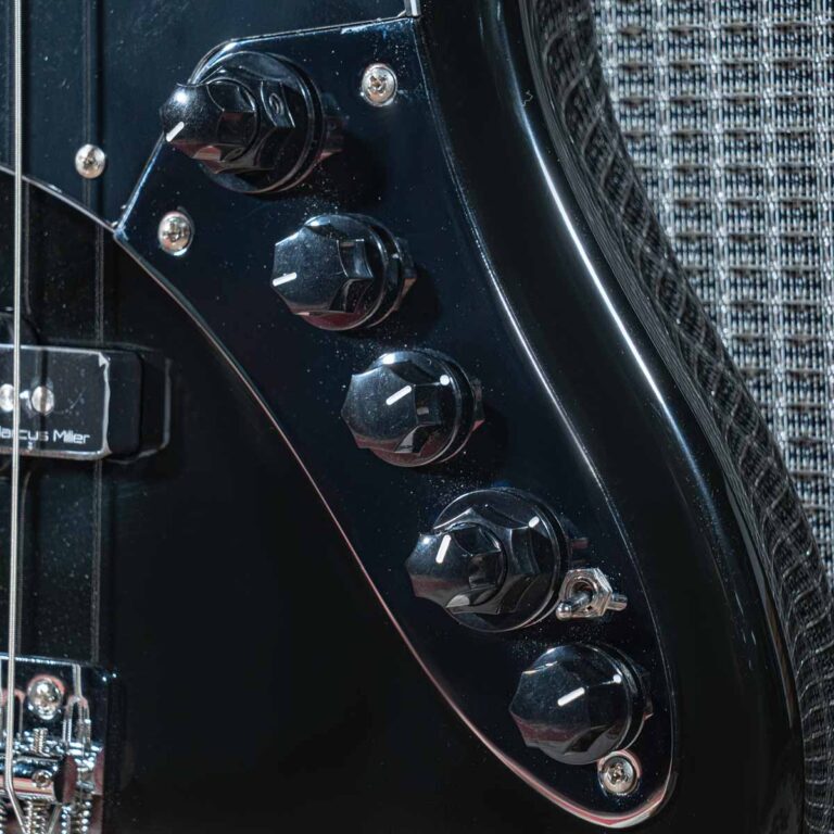 SIRE MARCUS MILLER V3 2ND 5 STRINGS เบสไฟฟ้า BLACK ขายราคาพิเศษ