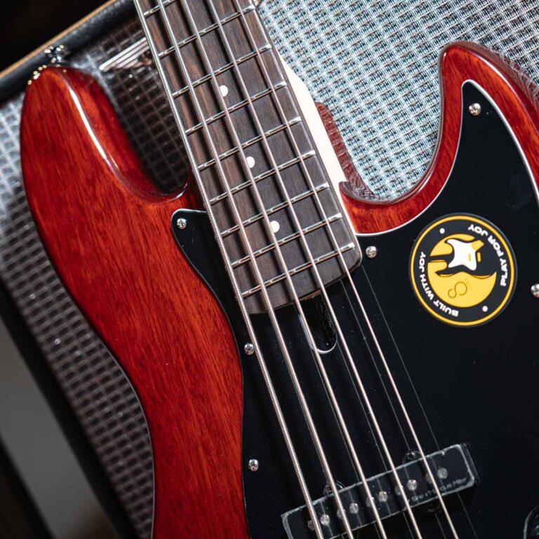 SIRE MARCUS MILLER V3 2ND 5 STRINGS เบสไฟฟ้า MAHOGANY ขายราคาพิเศษ