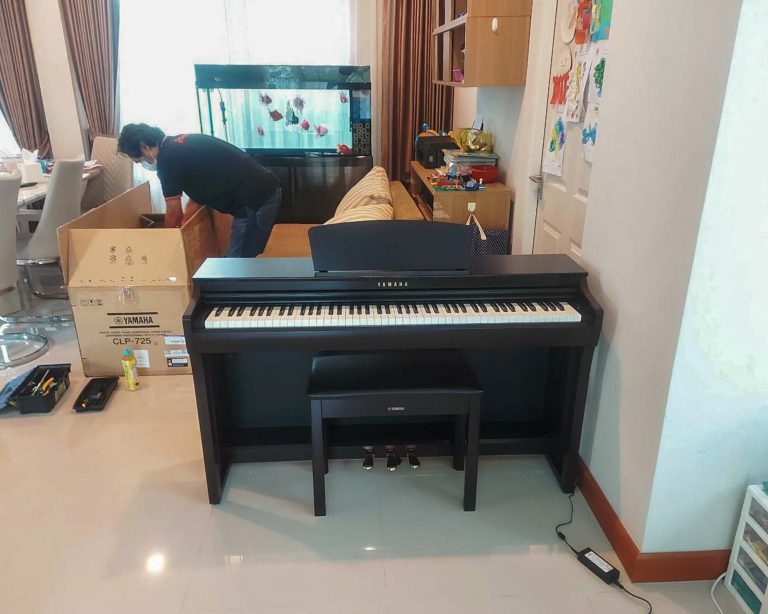 ลูกค้าที่ซื้อ Yamaha CLP-725 เปียโนไฟฟ้า