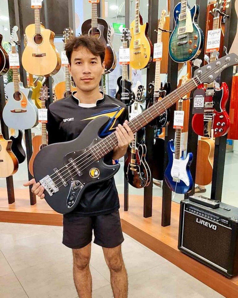 เบส 5 Sire Marcus Miller V3 5st Black Satin รังสิต