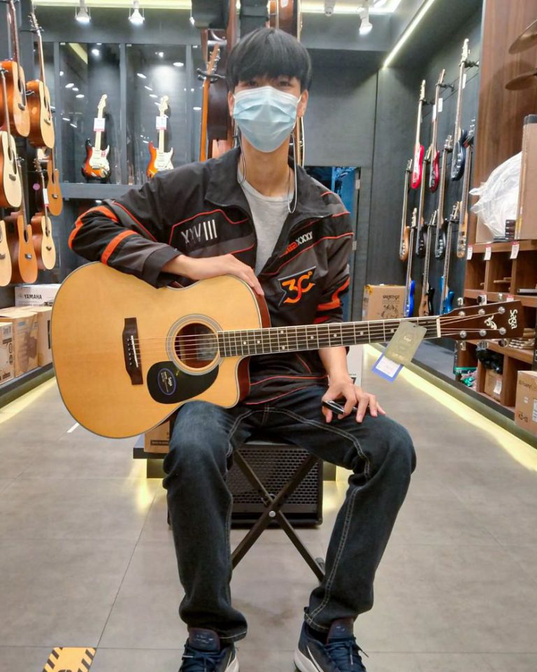 โปร่ง SAGA SG700C โคราช