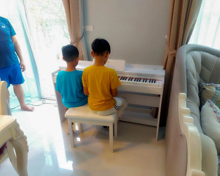 Coleman F201 ลูกค้า Music Arms