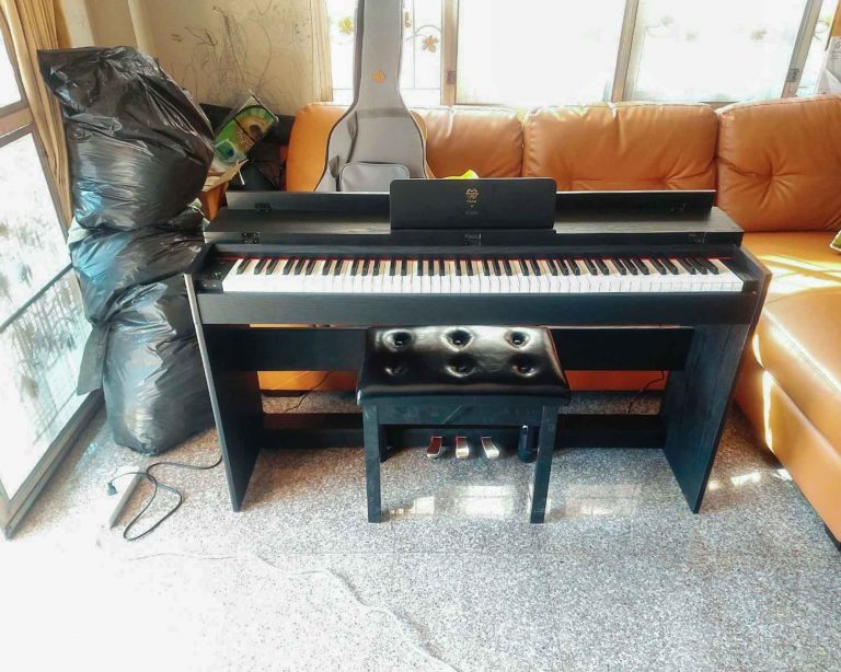 Coleman F201 ลูกค้า Music Arms