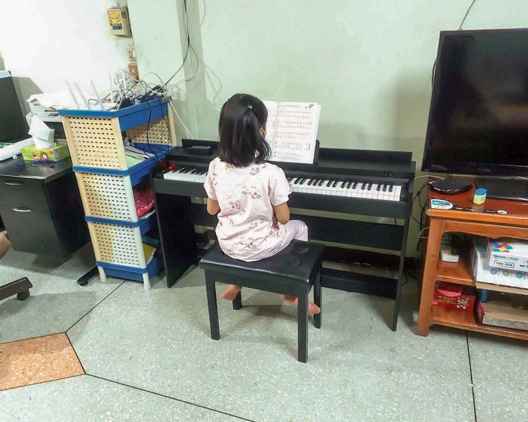 Coleman F201 ลูกค้า Music Arms