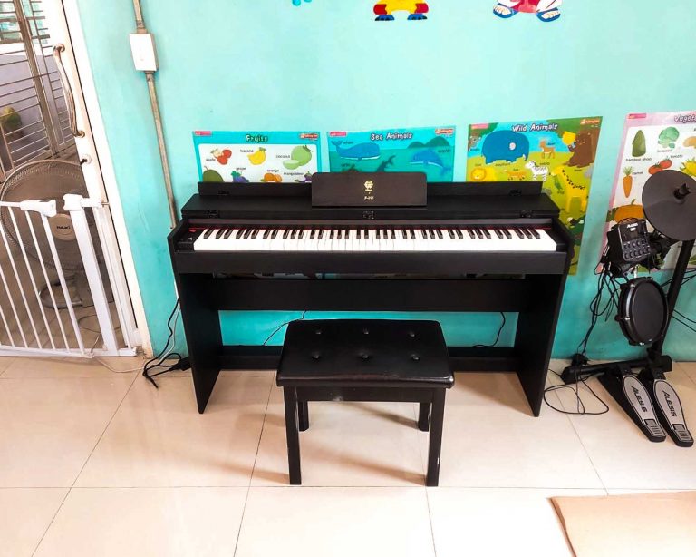 Coleman F201 ลูกค้า Music Arms