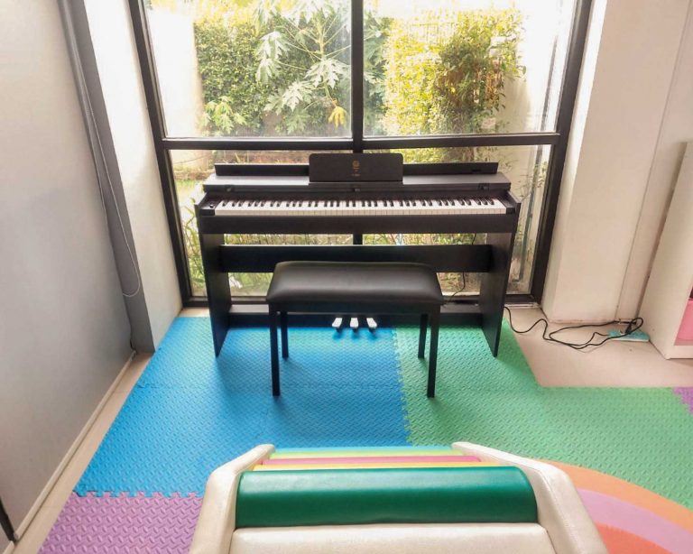 Coleman F201 ลูกค้า Music Arms