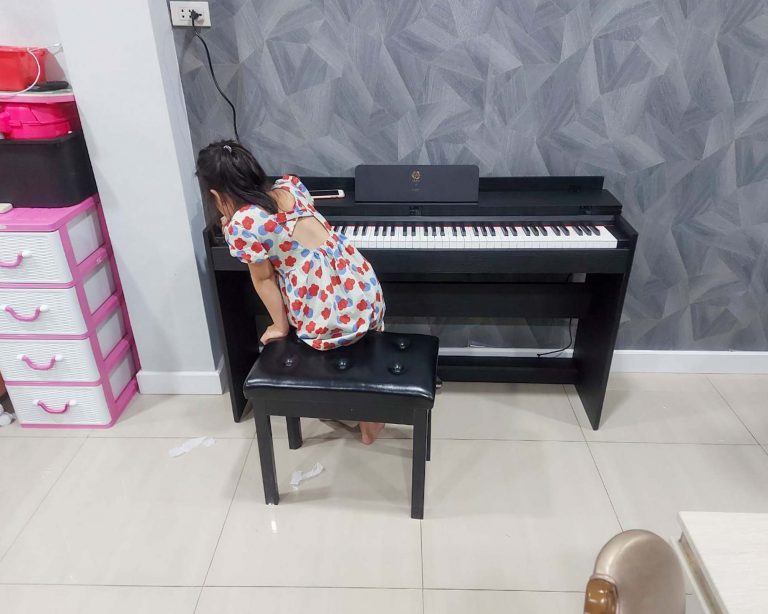 Coleman F201 ลูกค้า Music Arms