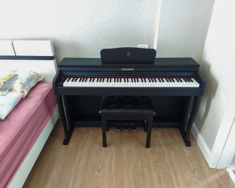 Coleman F301BT ลูกค้า Music Arms