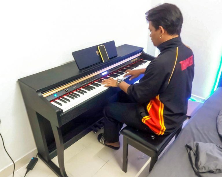 Coleman F401BT ลูกค้า Music Arms