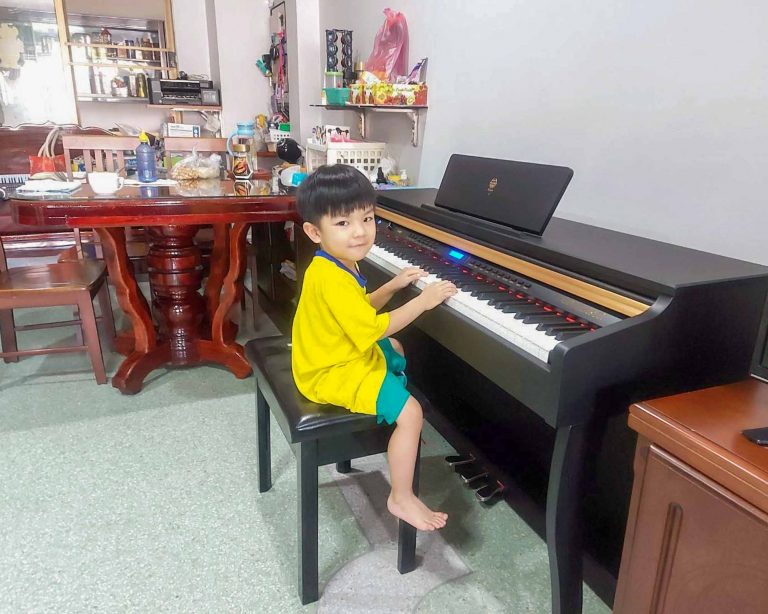 Coleman F401BT ลูกค้า Music Arms