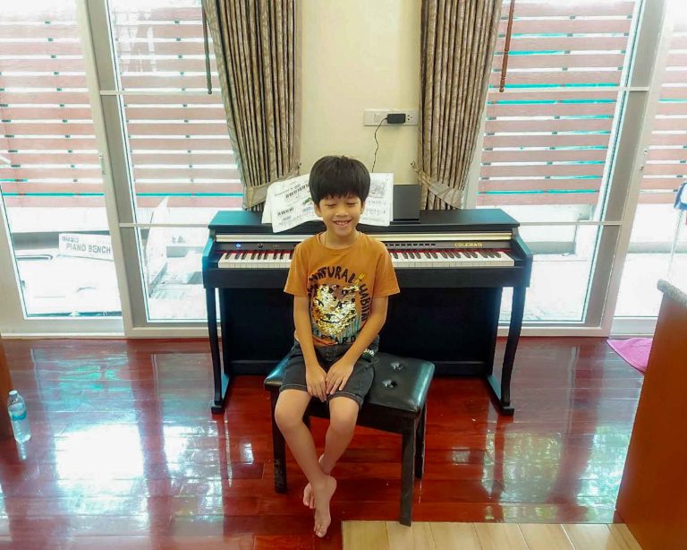 Coleman F401BT ลูกค้า Music Arms