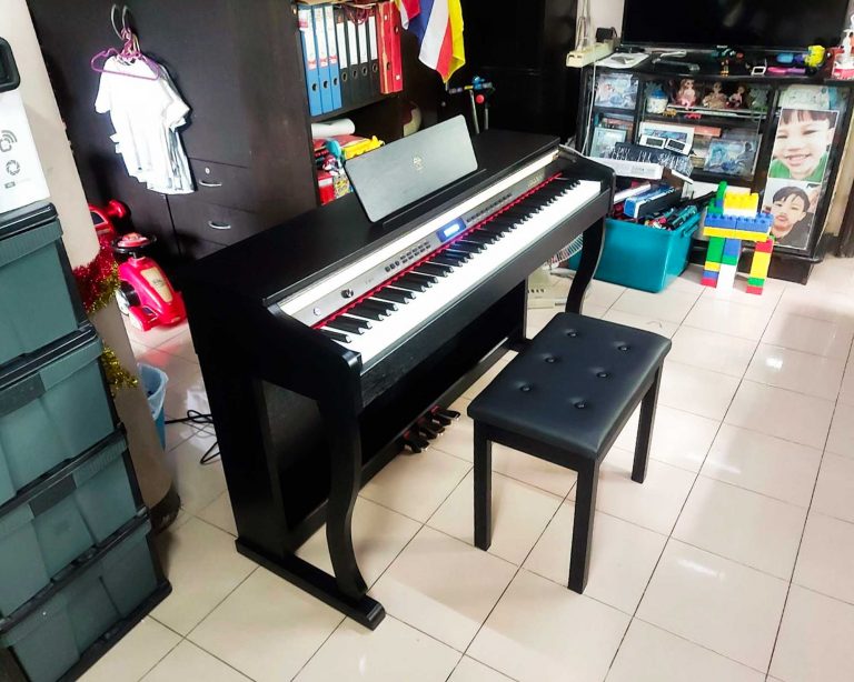 Coleman F401BT ลูกค้า Music Arms