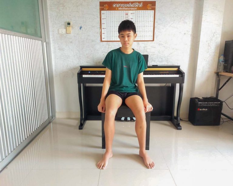 Coleman F401BT ลูกค้า Music Arms