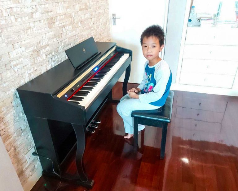 Coleman F401BT ลูกค้า Music Arms