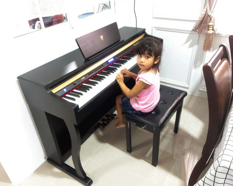 Coleman F401BT ลูกค้า Music Arms