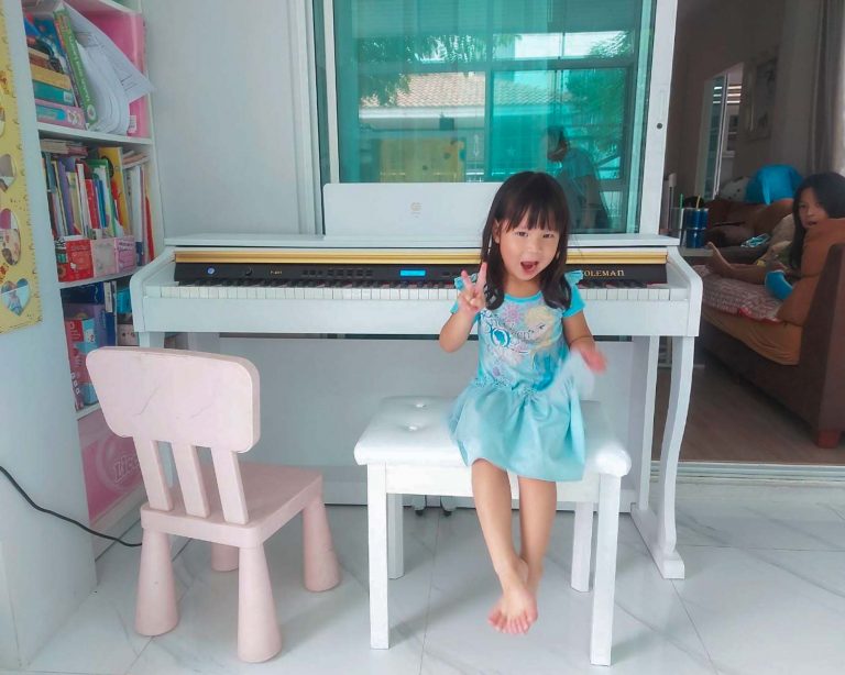 Coleman F401BT ลูกค้า Music Arms