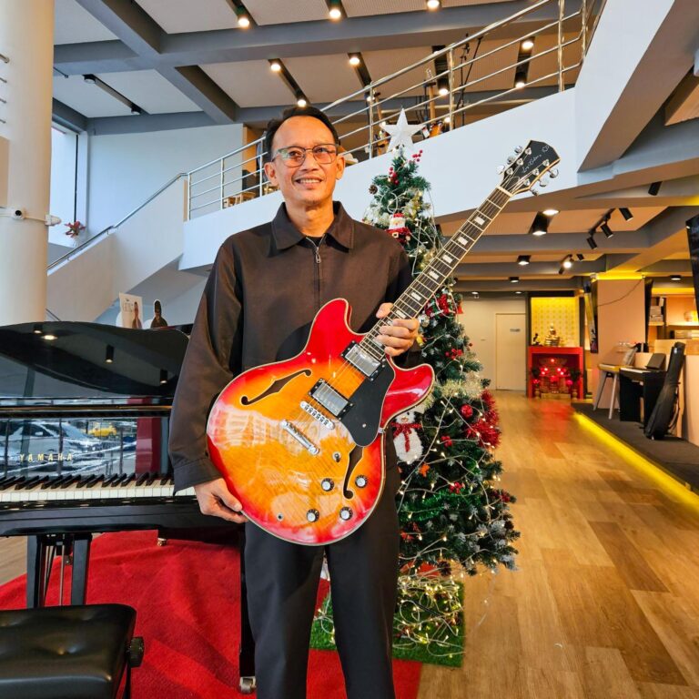 Sire Larry Carlton H7 Cherry Sunburst