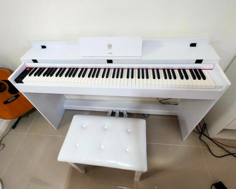 เปียโนไฟฟ้า Coleman F-201 White