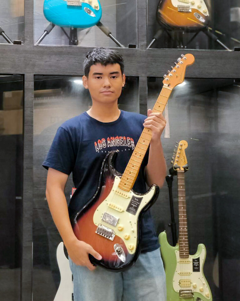 FENDER PLAYER PLUS STRAT HSS MN 3TSB