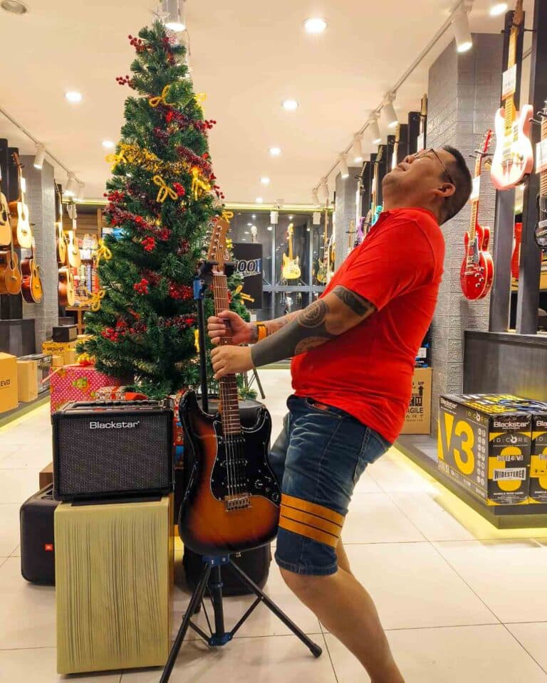 Gusta GST Standard SB + แอมป์ไฟฟ้า BLACKSTAR ID-CORE10 V3 STEREO