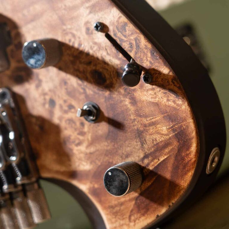 Ibanez QX527PB กีตาร์ไฟฟ้า ขายราคาพิเศษ