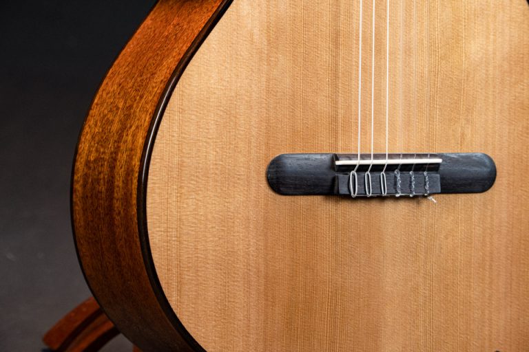 MN14-E กีต้าร์ ขายราคาพิเศษ