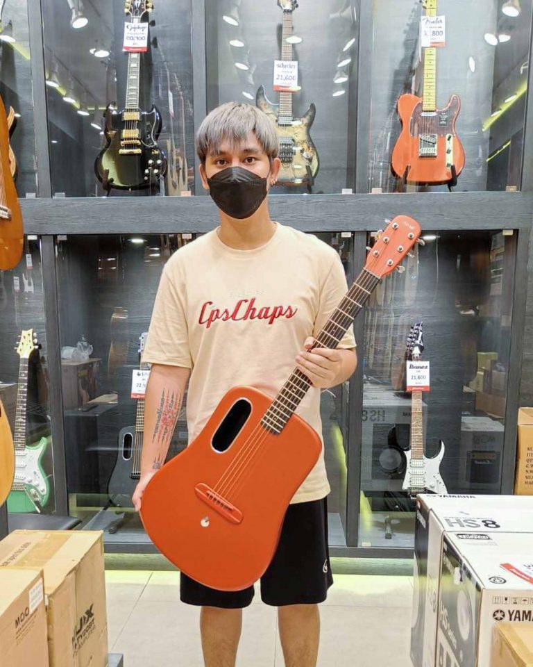 Lava ME 3 38″ space bag ลูกค้า Music Arms