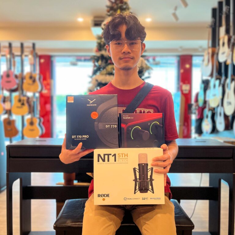 Beyerdynamic DT770 PRO 80 OHMS + ไมค์ Rode NT1 Gen5 Black 9770 + อินเตอร์เฟส FOCUSRITE SCARLETT 2I2 4th GEN