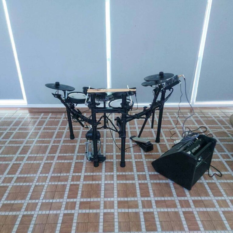 Roland V-Drums TD-07DMK]