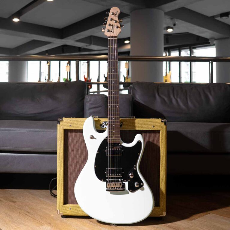 Sterling StingRay SR30 กีตาร์ไฟฟ้า ขายราคาพิเศษ