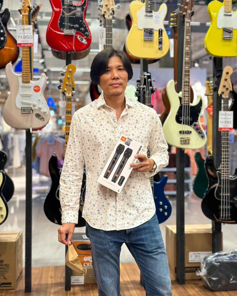 ไมค์ลอยคู่ JBL WIRELESS MICROPHONE AS1ไมค์ลอยคู่ JBL WIRELESS MICROPHONE AS1 งาม