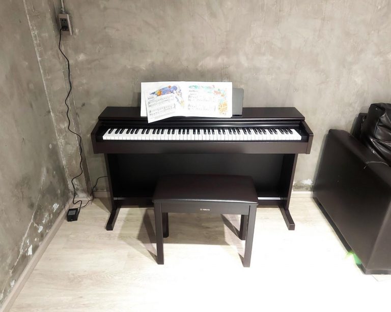 Yamaha YDP-145 ลูกค้า Music Arms