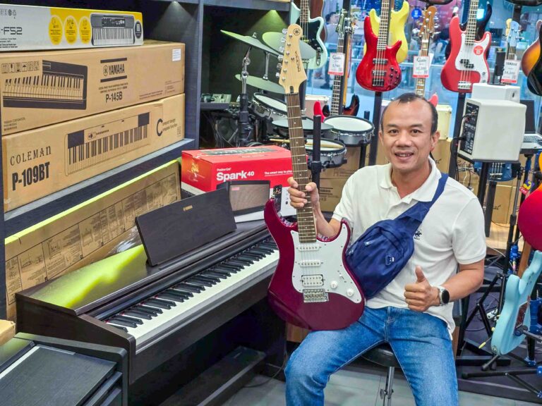 Yamaha YDP-145R + YAMAHA PACIFICA012 RED + Positive Grid Spark Pearl