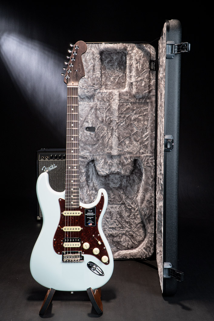 Fender American Professional II Stratocaster Rosewood Neck Limited Edition + case ขายราคาพิเศษ