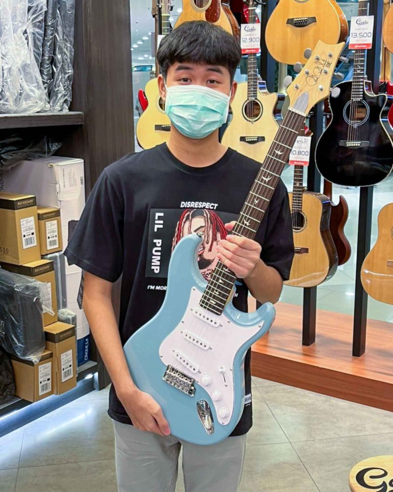 PRS SE Silver Sky ลูกค้า Music Arms