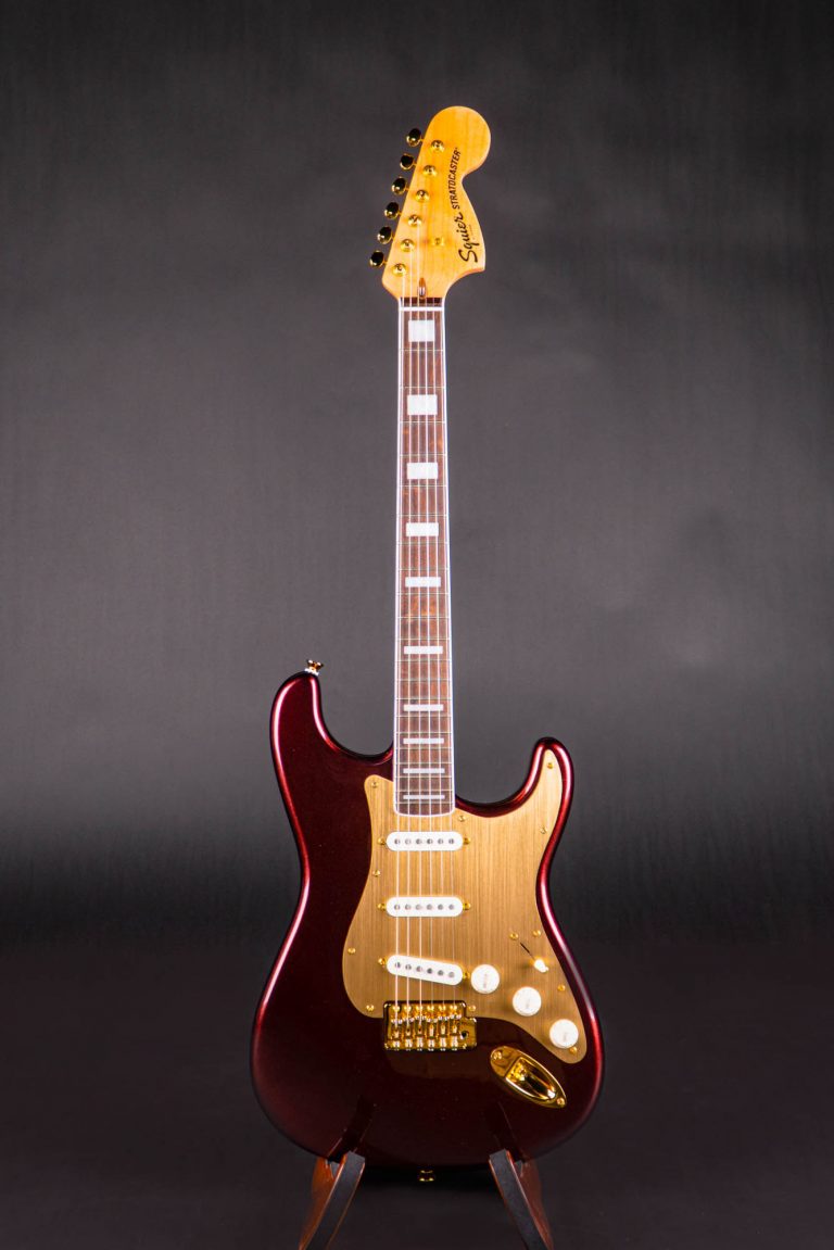 Squier 40th Anniversary Stratocaster Gold Edition Ruby Red Metallic ขายราคาพิเศษ