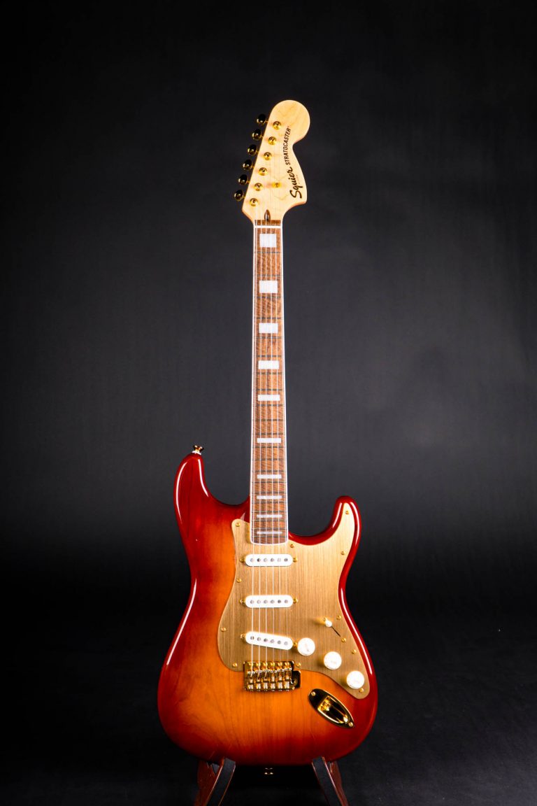Squier 40th Anniversary Stratocaster Gold Edition Sienna Sunburst ขายราคาพิเศษ