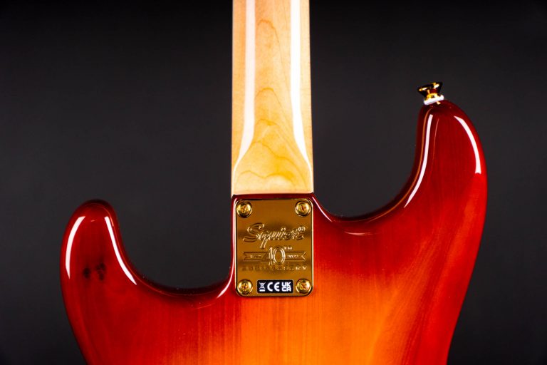Squier 40th Anniversary Stratocaster Gold Edition Sienna Sunburst Neck Plate ขายราคาพิเศษ