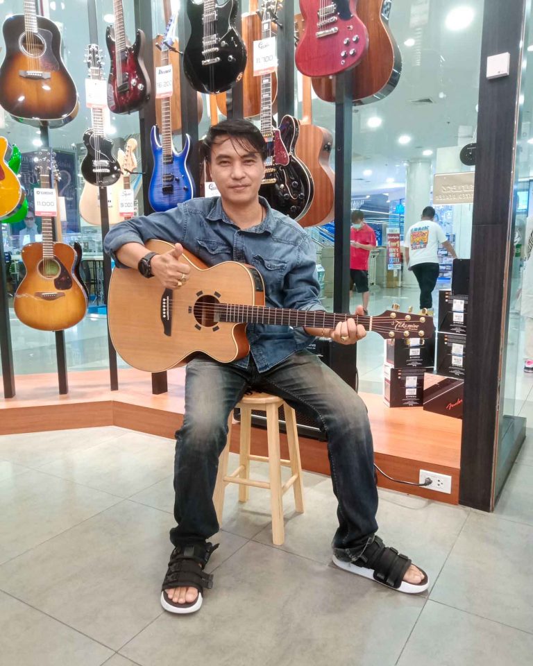 Takamine ED05SC ลูกค้า Music Arms