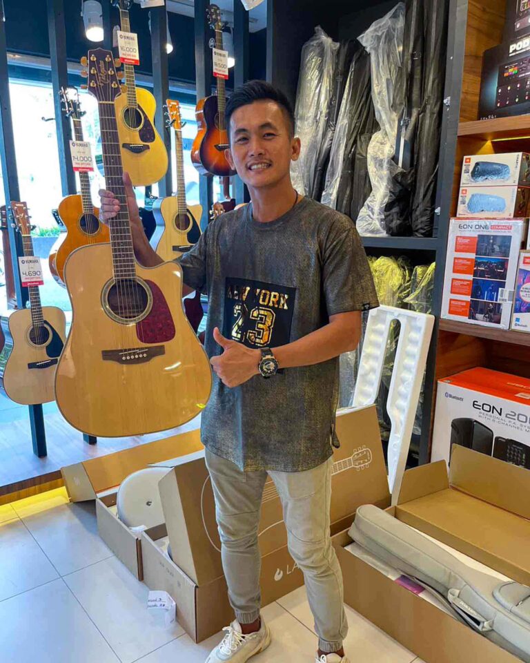โปร่งไฟฟ้า Takamine GD71CE N ชล